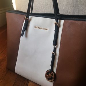 Michael Kors Jet Setter Tote